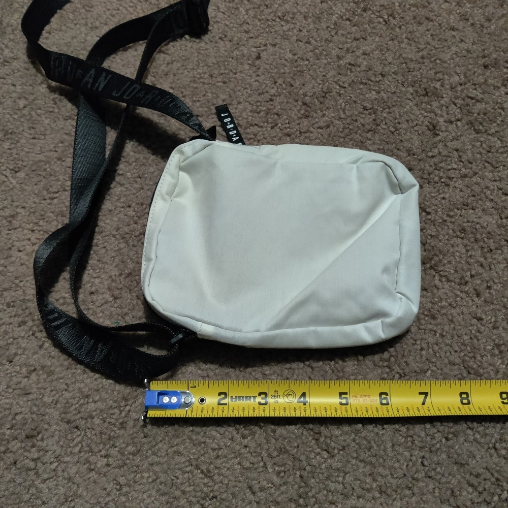 Nike Air Jordan White Crossbody Small Pouch Bag Black Straps - Picture 7 of 7